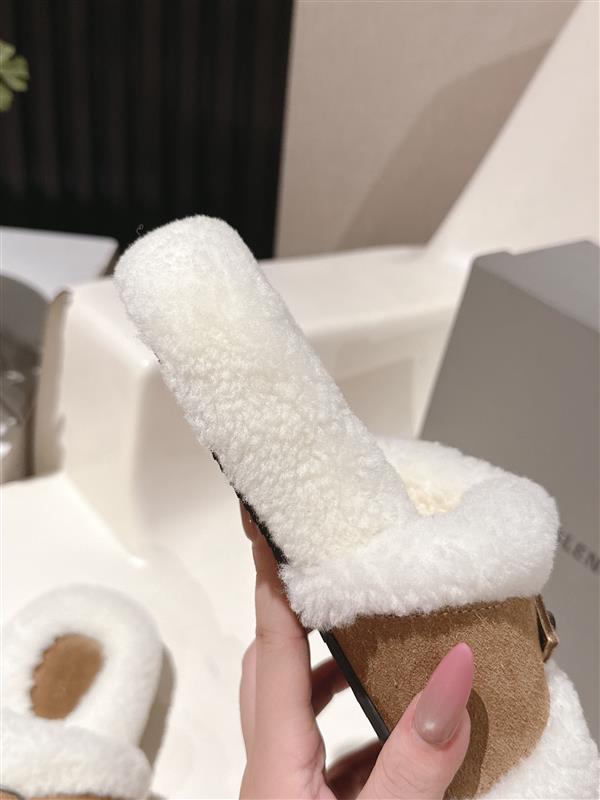 2025112818446393 230